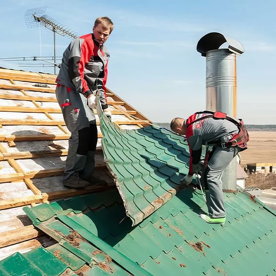 Демонтаж кровли и крыши в Сланцах и Ленинградской области